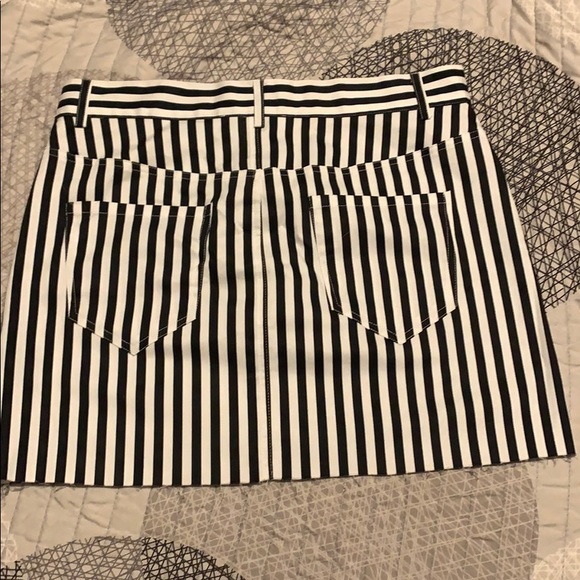 skirt - Picture 3 of 3